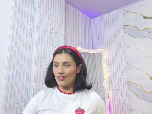 PEACHY-TAY live cam on BongaCams