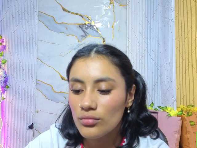 PEACHY-TAY live cam on BongaCams