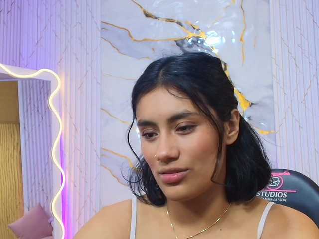 PEACHY-TAY live webcam show