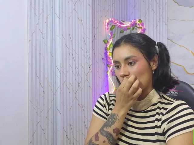 PEACHY-TAY live cam on BongaCams