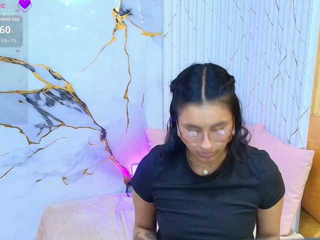 PEACHY-TAY live cam on BongaCams