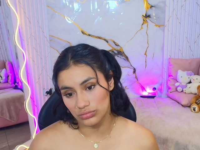 PEACHY-TAY live cam on BongaCams