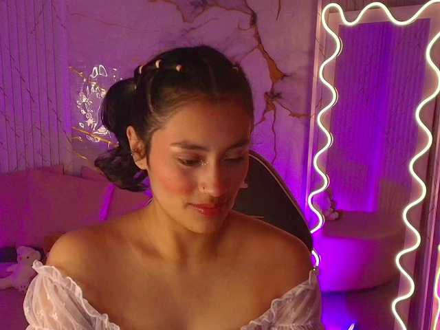 PEACHY-TAY's BongaCams show and profile