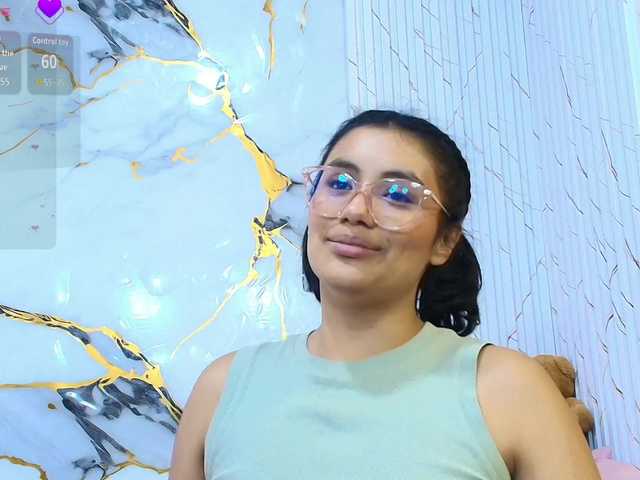 PEACHY-TAY live cam on BongaCams