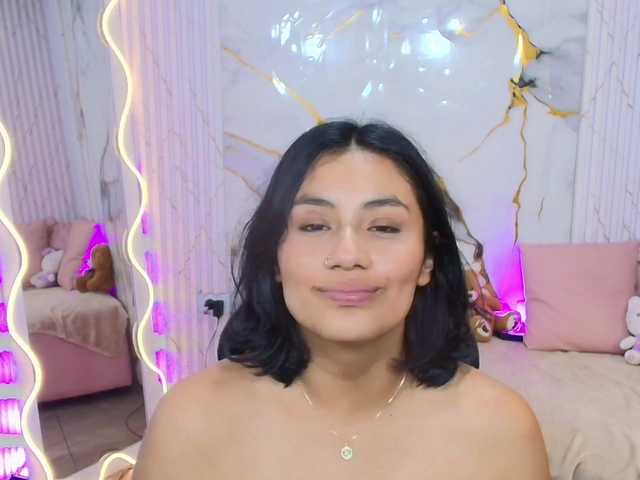 PEACHY-TAY Live Cam su BongaCams