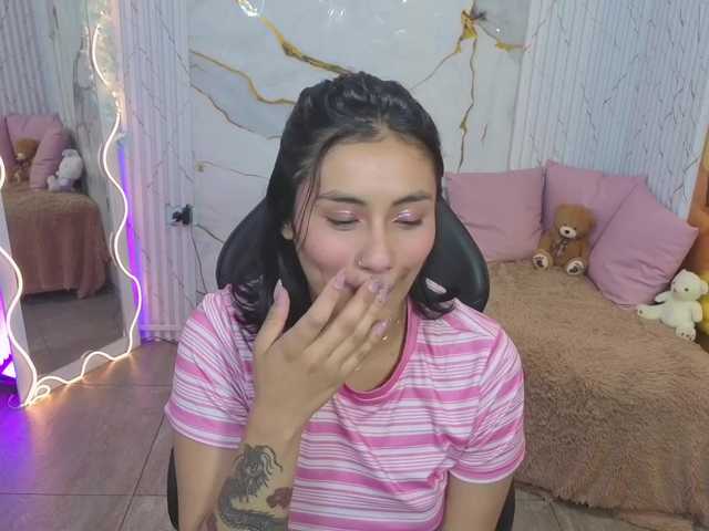PEACHY-TAY live cam on BongaCams