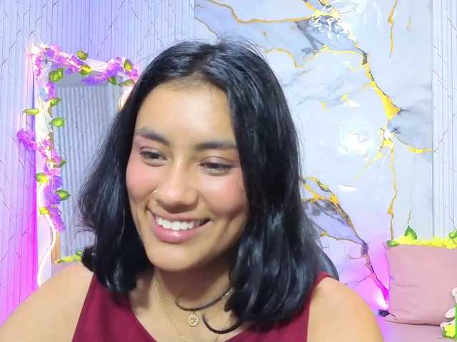 PEACHY-TAY live cam on BongaCams
