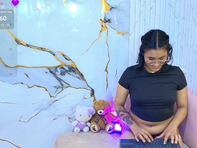 PEACHY-TAY live cam on BongaCams