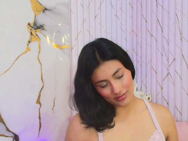 PEACHY-TAY live cam on BongaCams