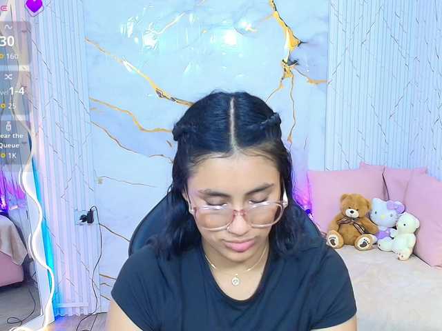 PEACHY-TAY live cam on BongaCams