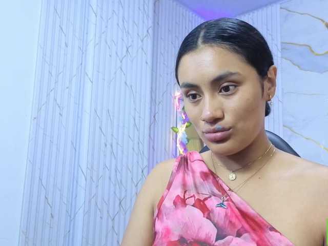 PEACHY-TAY live cam on BongaCams