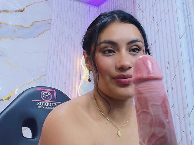 PEACHY-TAY live cam on BongaCams