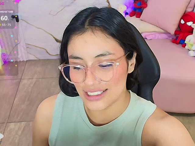 PEACHY-TAY live cam on BongaCams