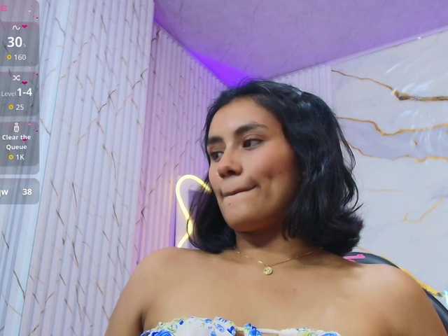PEACHY-TAY live cam on BongaCams