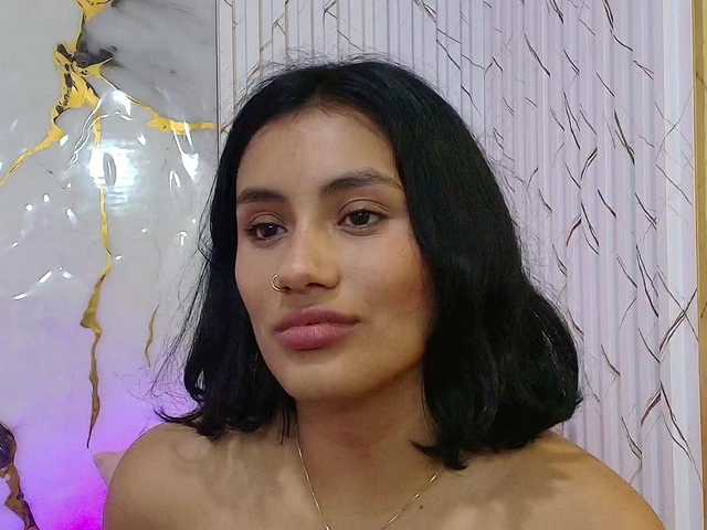 PEACHY-TAY live cam on BongaCams