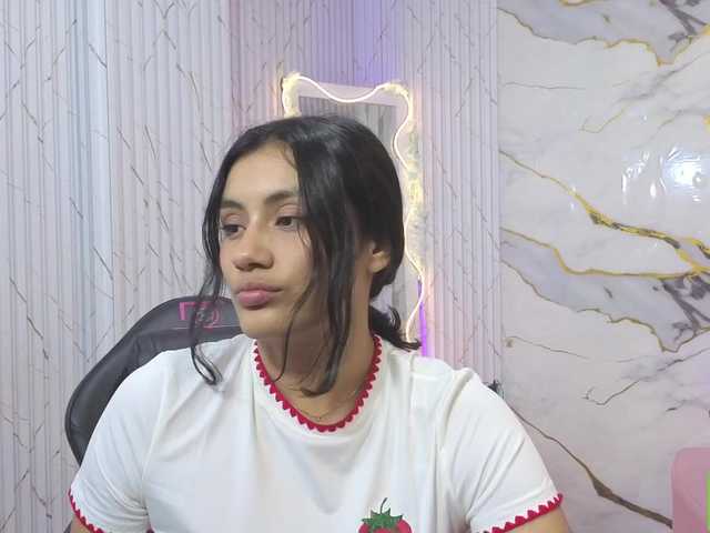 PEACHY-TAY live cam on BongaCams