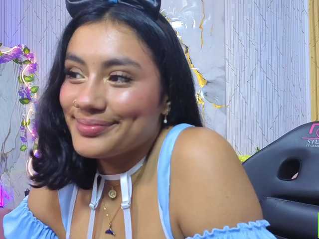 PEACHY-TAY live cam on BongaCams