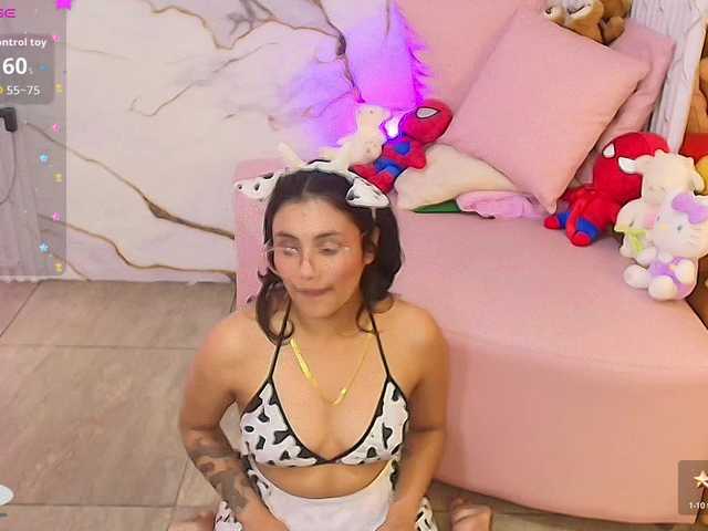 PEACHY-TAY live cam on BongaCams