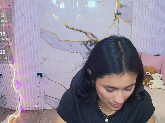 PEACHY-TAY live cam on