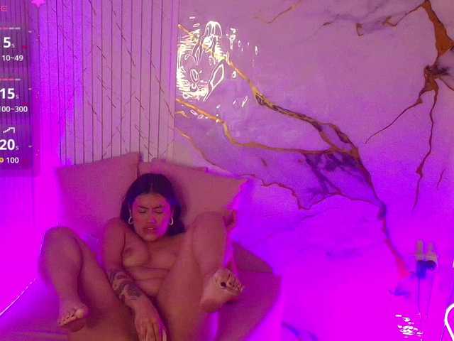 PEACHY-TAY's BongaCams show and profile