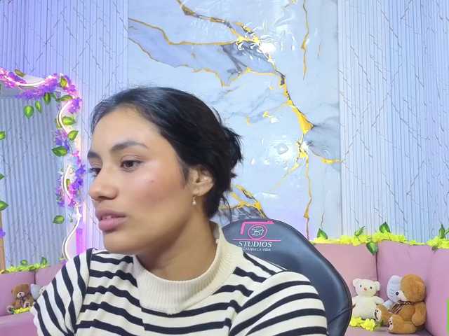 PEACHY-TAY live cam on BongaCams