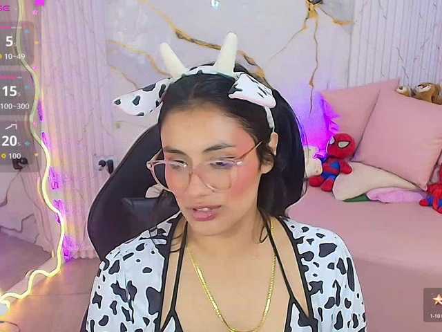 PEACHY-TAY live cam on BongaCams