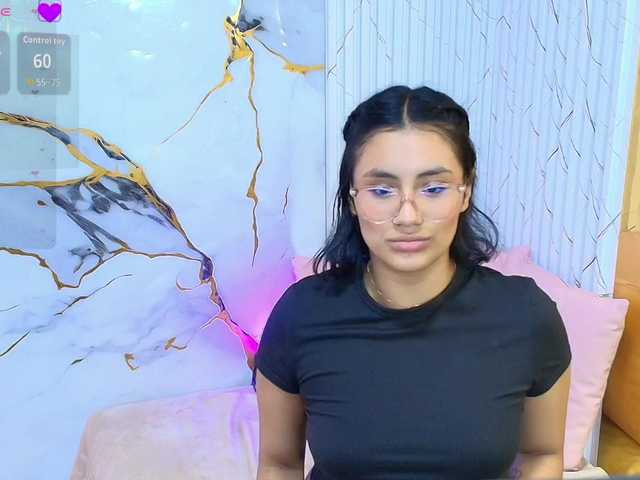 PEACHY-TAY live cam on BongaCams