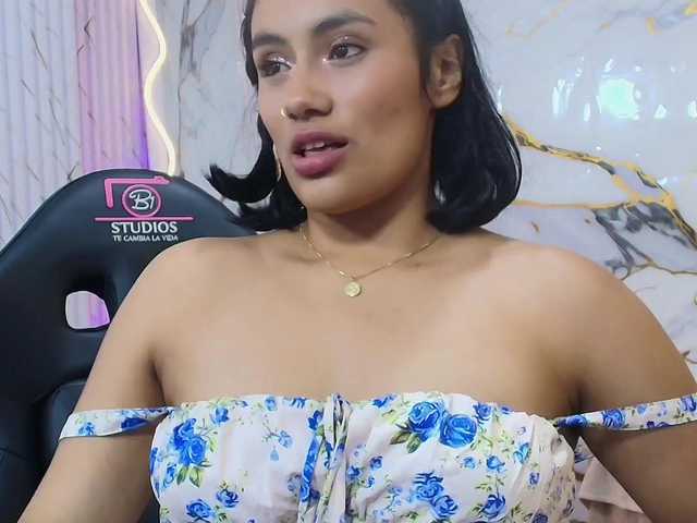 PEACHY-TAY live cam on BongaCams