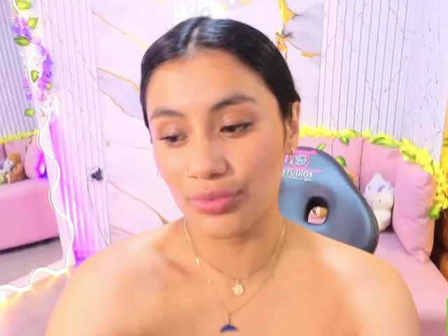 PEACHY-TAY live cam on BongaCams