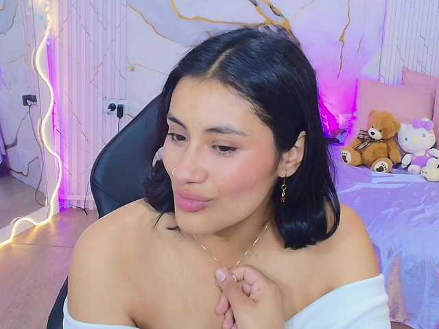 PEACHY-TAY live cam on BongaCams