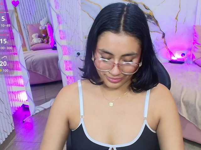 PEACHY-TAY live webcam show