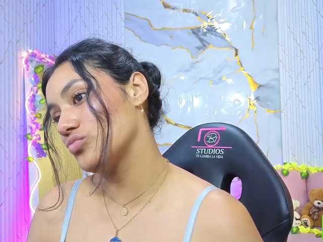 PEACHY-TAY live cam on BongaCams
