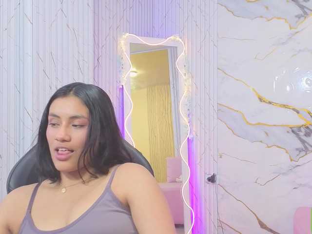 PEACHY-TAY live cam on BongaCams