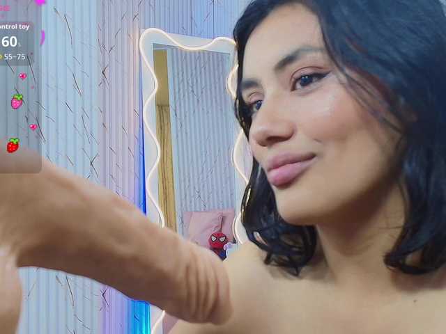 PEACHY-TAY live cam on BongaCams