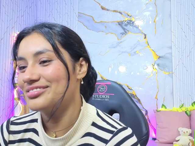 PEACHY-TAY live cam on BongaCams