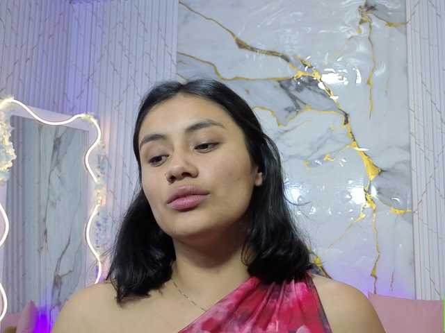 PEACHY-TAY live cam on BongaCams