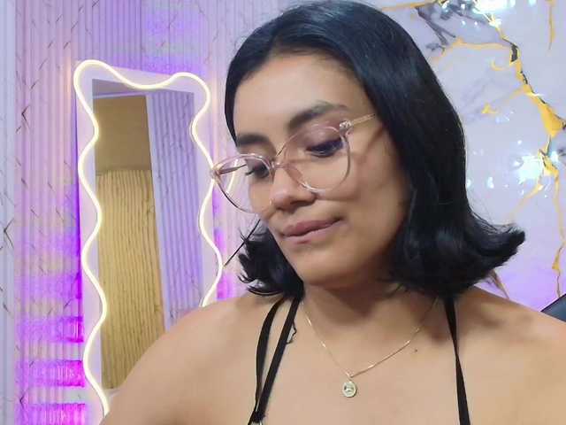 PEACHY-TAY live cam on BongaCams
