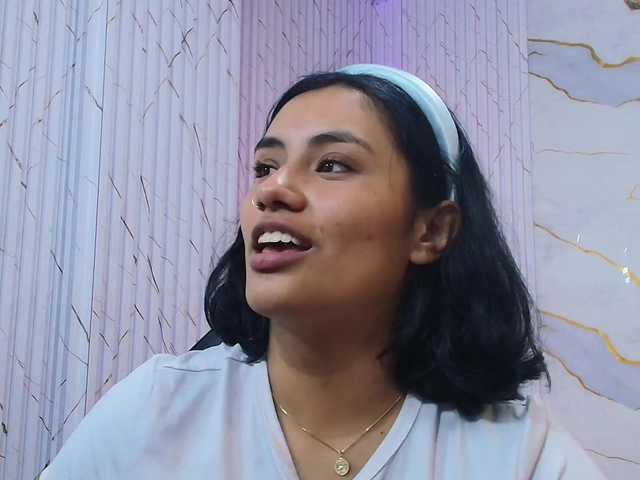 PEACHY-TAY live cam on BongaCams