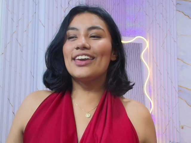 PEACHY-TAY live webcam show
