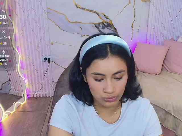 PEACHY-TAY webcam