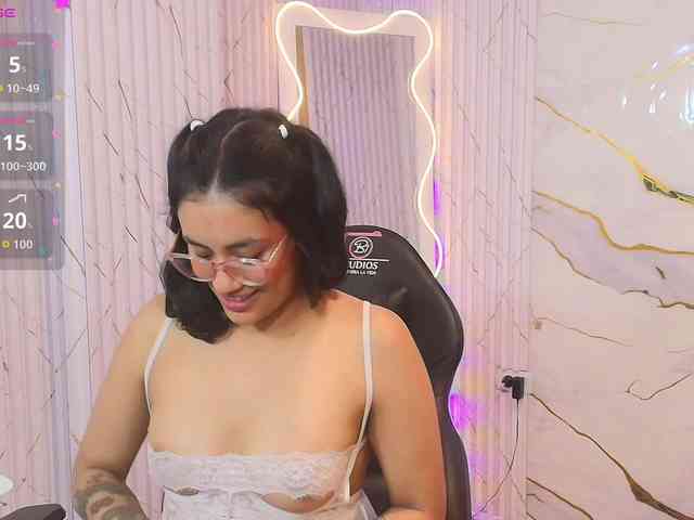 PEACHY-TAY webcam