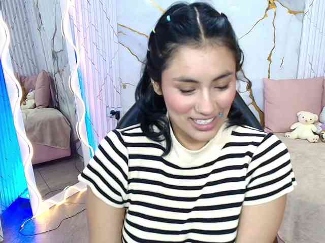 PEACHY-TAY webcam