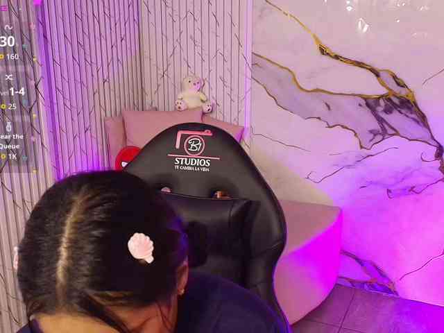 PEACHY-TAY webcam