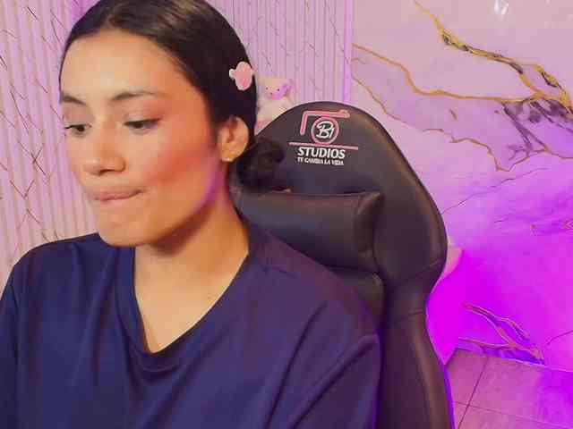 PEACHY-TAY webcam