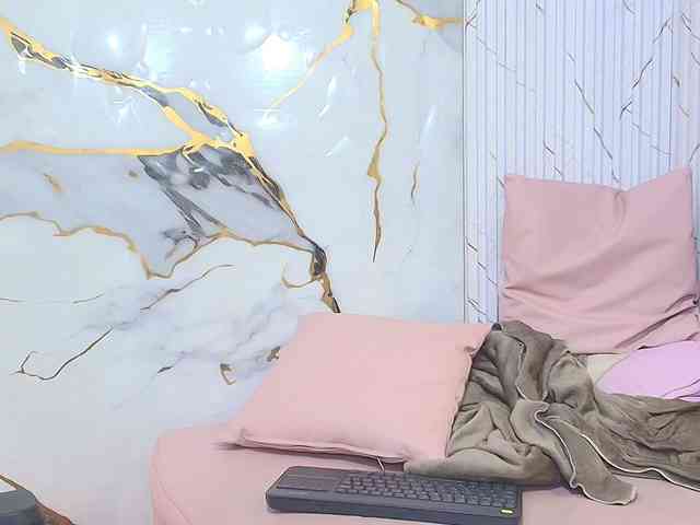 PEACHY-TAY webcam