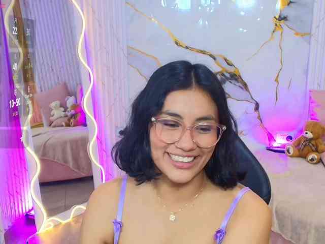 PEACHY-TAY webcam