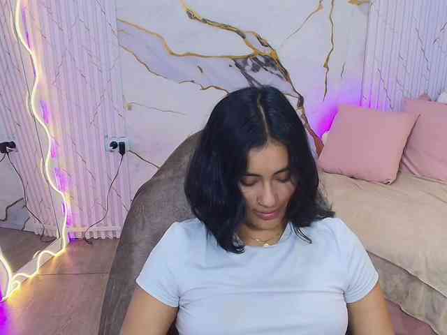 PEACHY-TAY webcam