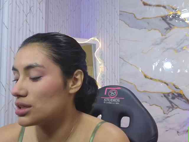 PEACHY-TAY webcam
