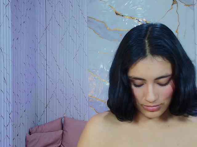 PEACHY-TAY webcam