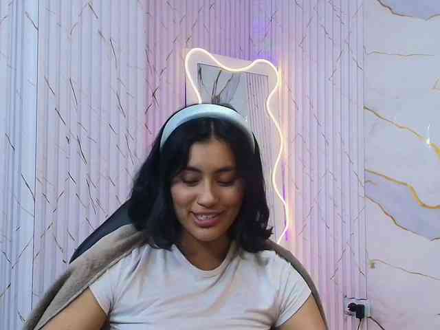 PEACHY-TAY webcam